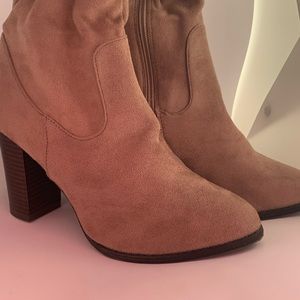 tan heeled boot size 7.5
